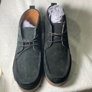 Mens size 10 black suede boots